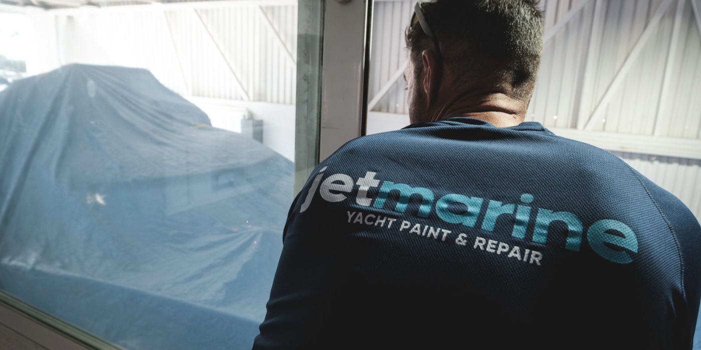 Ventajas de pintar tu embarcación en una cabina de pintura profesional